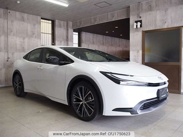 toyota prius 2025 CFJ1750623 image 2