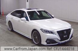 toyota crown 2018 CFJ1444018