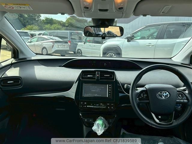 toyota prius 2022 CFJ1839589 image 2