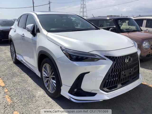 lexus nx 2022 CFJ1791069 image 1