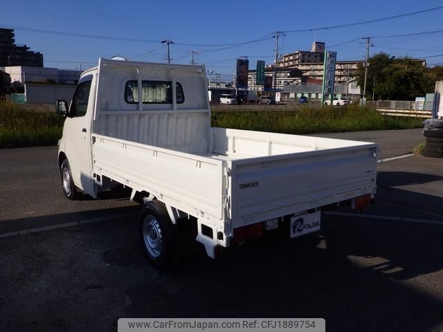 toyota townace-truck 2017 CFJ1889754 image 2