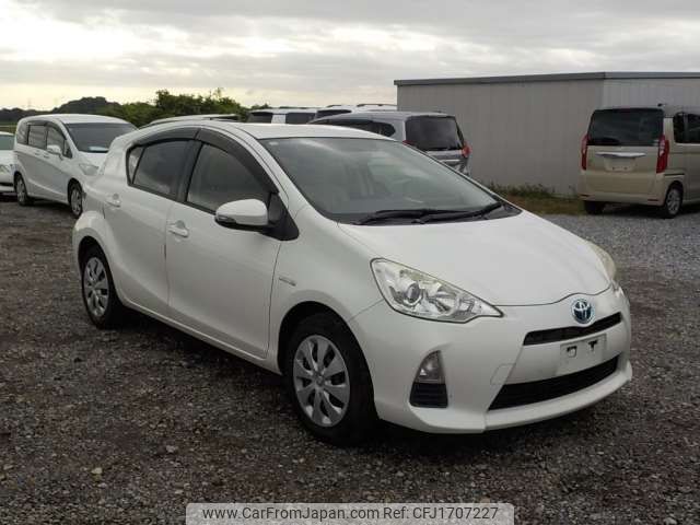 toyota aqua 2014 CFJ1707227 image 1