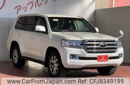 toyota-land-cruiser-wagon-2017-40161-car_3c183704-1576-4c1c-a19d-eb601c96313f