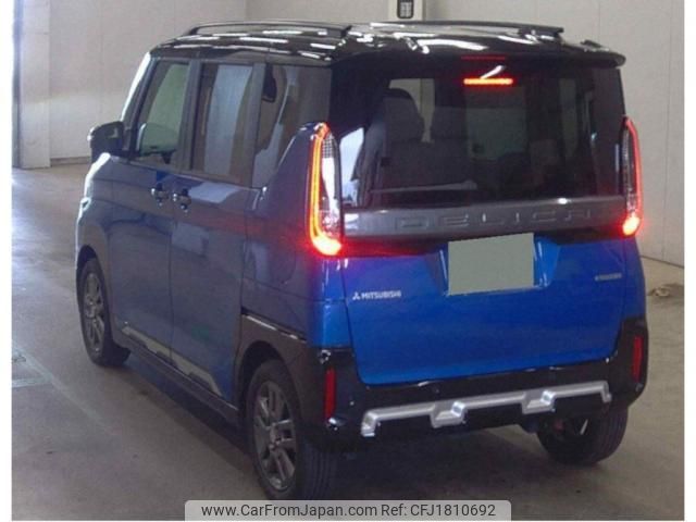 mitsubishi delica 2023 CFJ1810692 image 2
