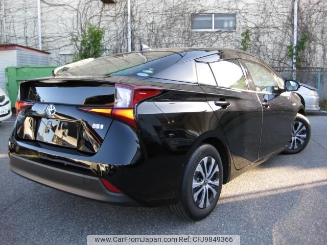 toyota prius 2019 quick_quick_DAA-ZVW51_6097703 image 2