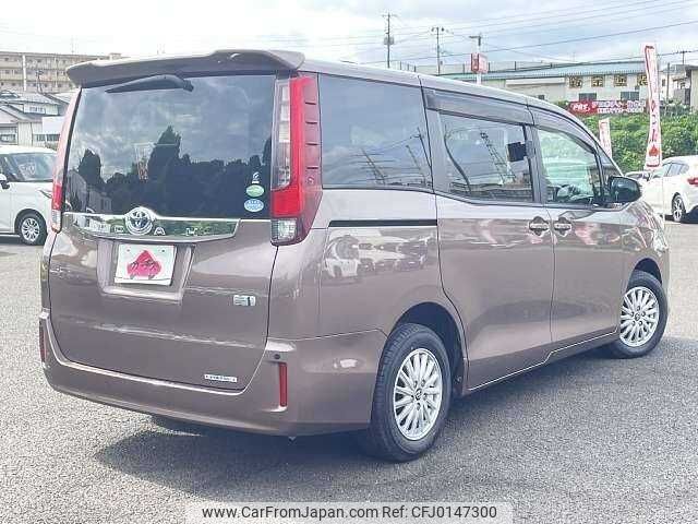 toyota noah 2014 504928-923741 image 2