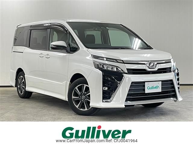 toyota voxy 2017 -TOYOTA--Voxy DBA-ZRR80W--ZRR80-0394071---TOYOTA--Voxy DBA-ZRR80W--ZRR80-0394071- image 1