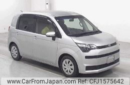 toyota spade 2013 CFJ1575642