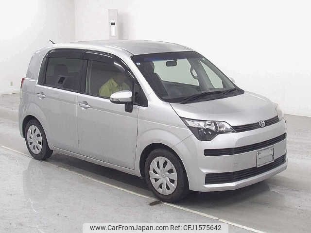 toyota spade 2013 CFJ1575642 image 1