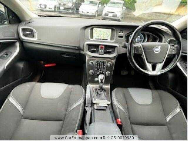 volvo v40 2015 504928-922697 image 1