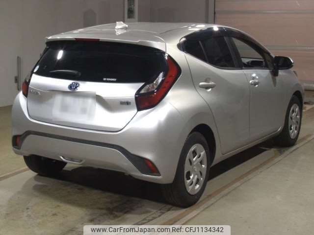 toyota aqua 2022 -TOYOTA--AQUA 6AA-MXPK11--MXPK11-2046390---TOYOTA--AQUA 6AA-MXPK11--MXPK11-2046390- image 2