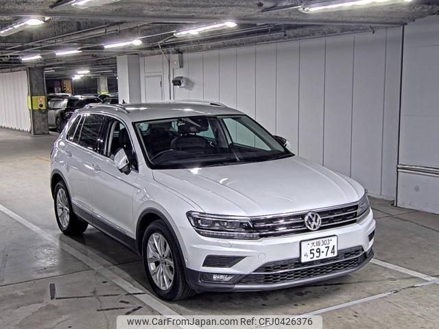 volkswagen tiguan 2018 -VOLKSWAGEN--VW Tiguan WVGZZZ5NZJW980564---VOLKSWAGEN--VW Tiguan WVGZZZ5NZJW980564- image 1