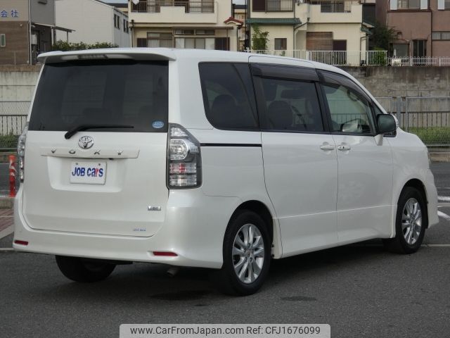 toyota voxy 2012 CFJ1676099 image 2