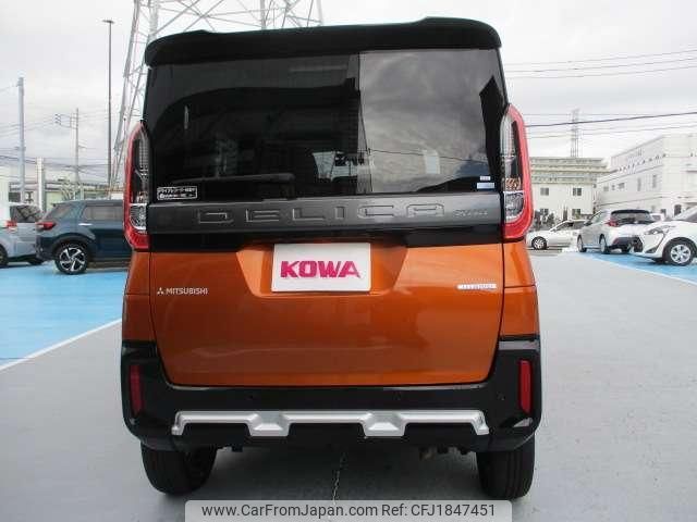 mitsubishi delica 2024 CFJ1847451 image 2