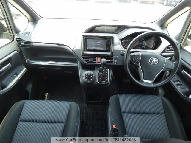 toyota voxy 2014 CFJ1482068 image 2