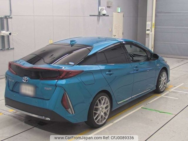 toyota prius-phv 2017 -TOYOTA--Prius PHV ZVW52-3022943---TOYOTA--Prius PHV ZVW52-3022943- image 2