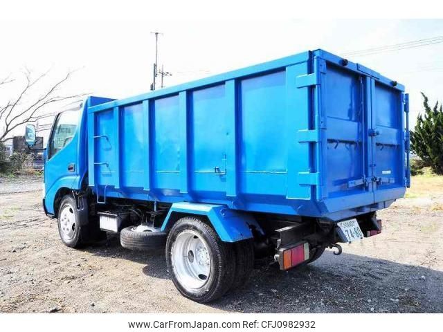 toyota dyna-truck 2005 CFJ0982932 image 2