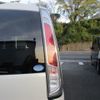 nissan serena 2011 CFJ9758516 image 9