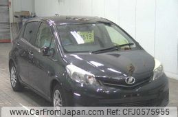 toyota vitz 2013 -TOYOTA--Vitz KSP130--2084104---TOYOTA--Vitz KSP130--2084104-