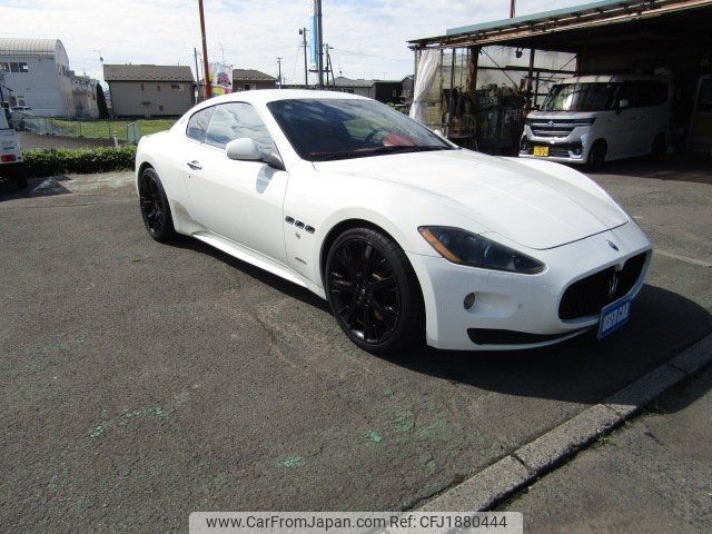 maserati granturismo 2010 CFJ1880444 image 1