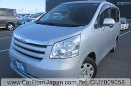 Toyota Noah 2009