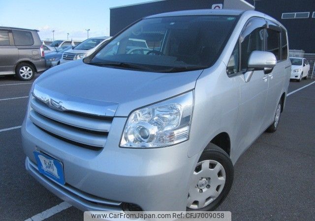 toyota noah 2009 REALMOTOR_Y2021100519HD-12 image 1