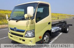 hino dutro 2011 XKU710