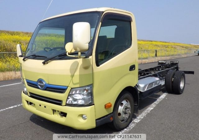 hino dutro 2011 XKU710 image 1