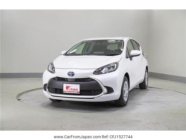 toyota aqua 2024 CFJ1527744 image 2