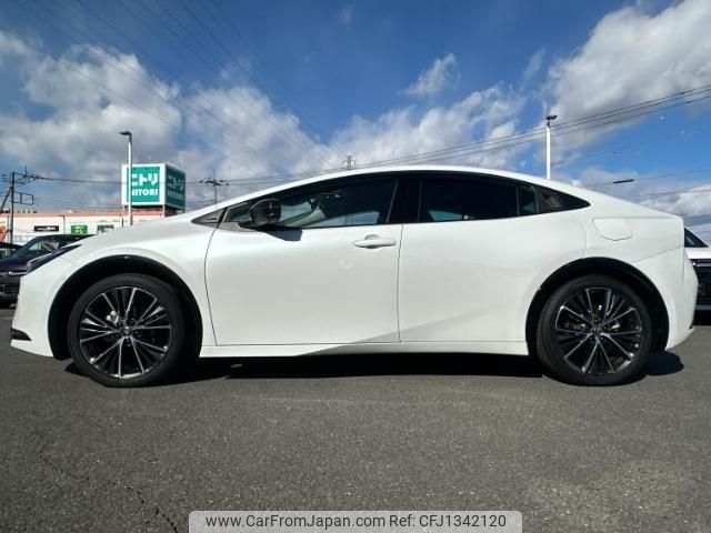 toyota prius 2023 quick_quick_6AA-MXWH60_MXWH60-4012377 image 2