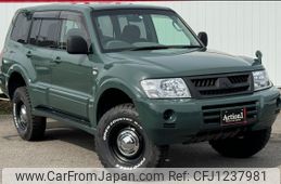 mitsubishi pajero 2005 1