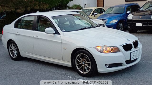 bmw 3-series 2010 8 image 2