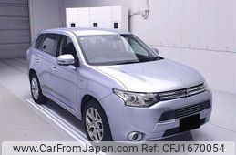 mitsubishi outlander-phev 2013 CFJ1670054