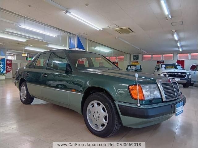 mercedes-benz e-class 1993 -MERCEDES-BENZ 【名変中 】--Benz E Class 124230--1B915373---MERCEDES-BENZ 【名変中 】--Benz E Class 124230--1B915373- image 1