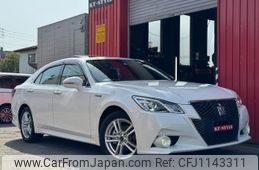 toyota crown-hybrid 2014 GOO_JP_700031036430250512001