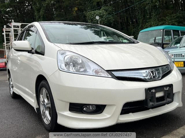 honda fit-shuttle-hybrid 2011 GOO_JP_700090373030241008001 image 1