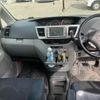 toyota noah 2004 CFJ1844739 image 5