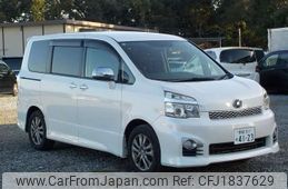 toyota voxy 2013 CFJ1837629