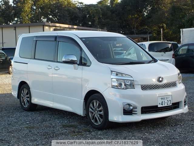 toyota voxy 2013 CFJ1837629 image 1