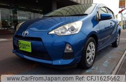 toyota aqua 2013 CFJ1625662
