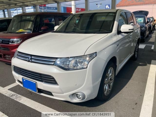 mitsubishi outlander-phev 2013 CFJ1843951 image 2