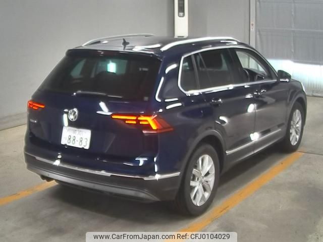 volkswagen tiguan 2019 -VOLKSWAGEN--VW Tiguan WVGZZZ5NZKW867929---VOLKSWAGEN--VW Tiguan WVGZZZ5NZKW867929- image 2