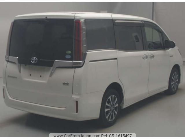 toyota esquire 2018 CFJ1615497 image 2