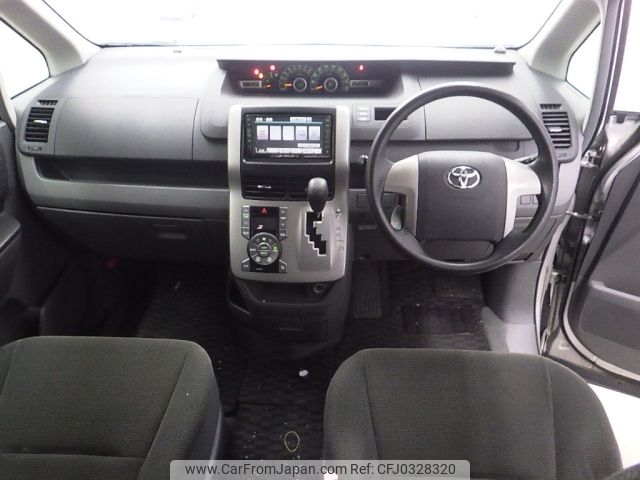 toyota noah 2007 NIKYO_EX55584 image 1