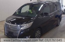 toyota esquire 2018 CFJ1761045