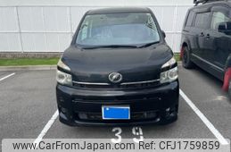 toyota voxy 2012 CFJ1759859
