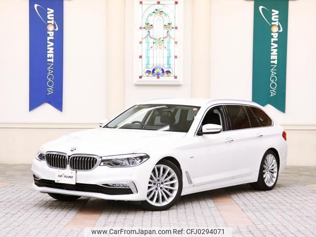 bmw 5-series 2018 quick_quick_JM30_WBAJM12040GA82222 image 1