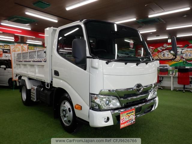 hino dutro 2025 GOO_NET_EXCHANGE_0700553A30240326W001 image 1