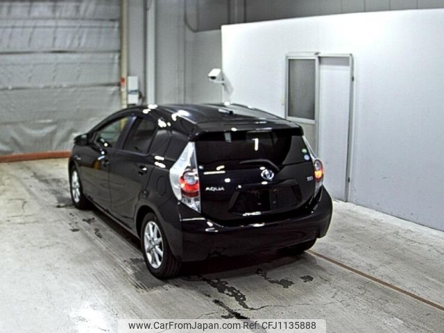 toyota aqua 2013 -TOYOTA--AQUA NHP10-6183676---TOYOTA--AQUA NHP10-6183676- image 2