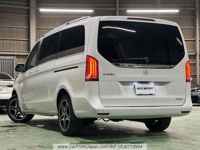 mercedes-benz v-class 2018 quick_quick_447811_WDF44781323431260 image 2